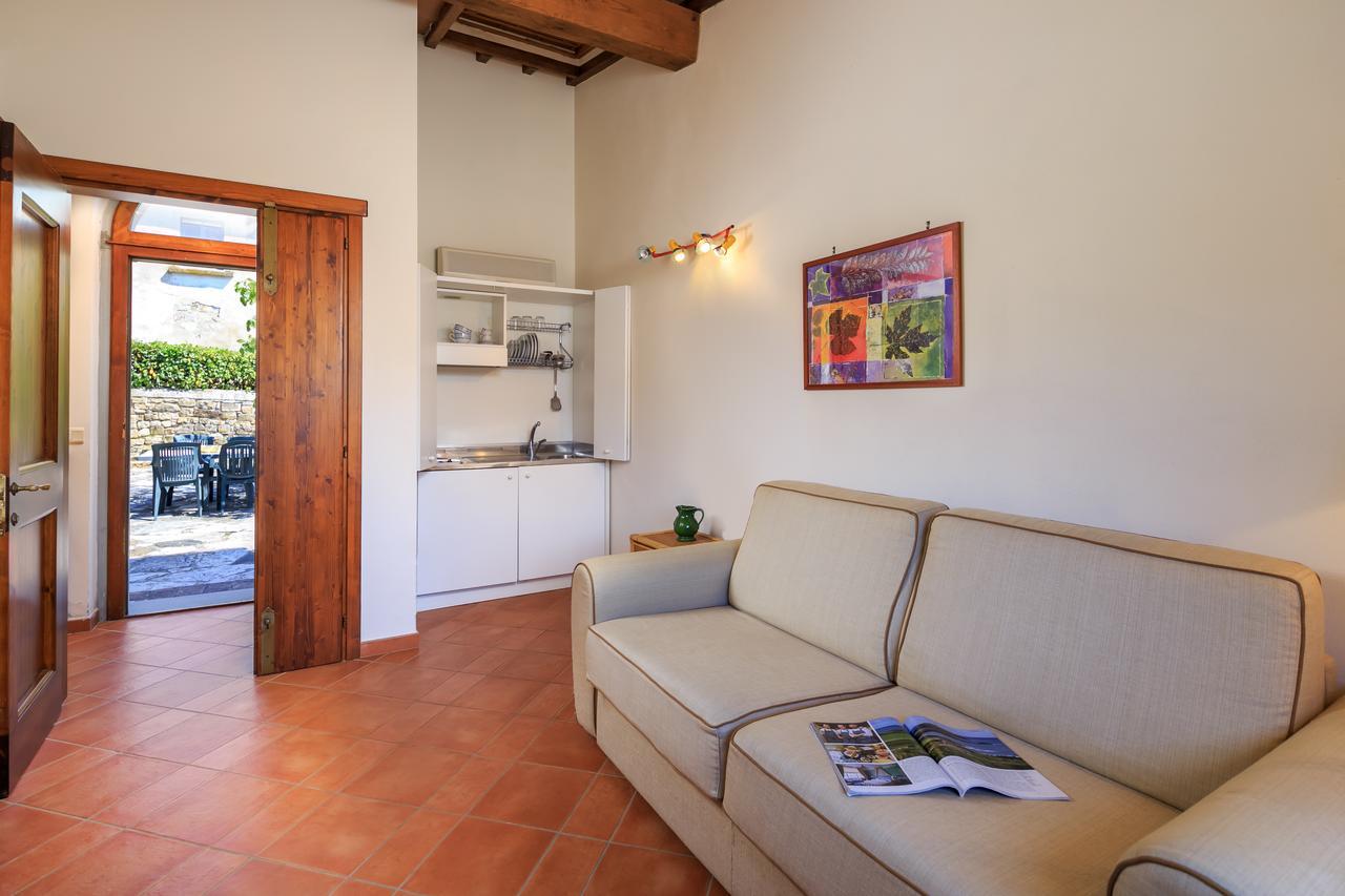 Agriturismo Fattoria Di Sommaia カレンツァーノ エクステリア 写真